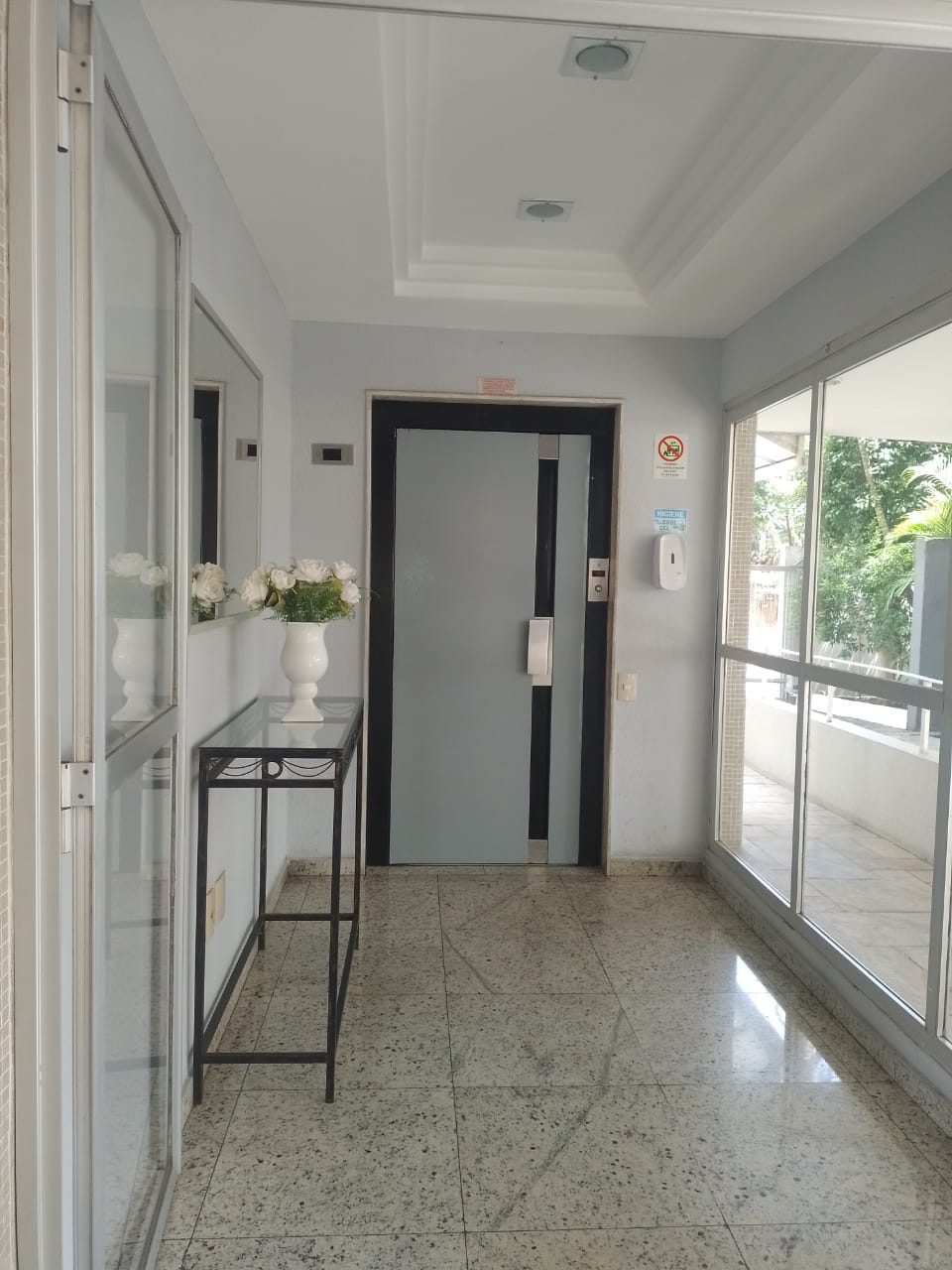lindo Apartamento prox av cupecê 230 mil