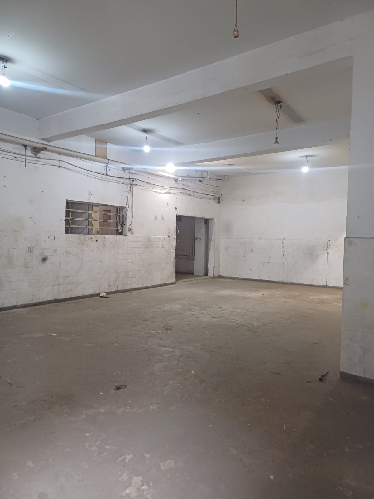 Salao comercial prox a av Cupecê