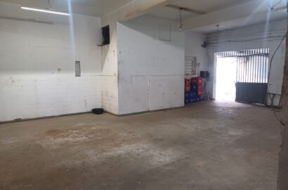Salao comercial prox a av Cupecê