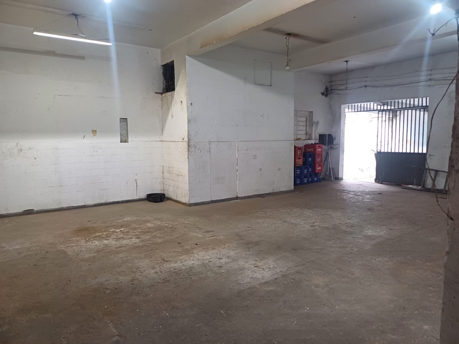 Salao comercial prox a av Cupecê